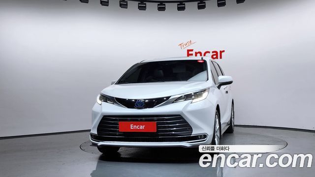 Toyota Sienna 4-го поколения 2.5 Hybrid 2WD - фото 2
