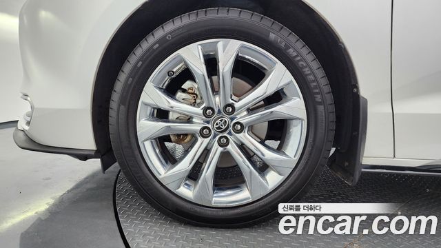 Toyota Sienna 4-го поколения 2.5 Hybrid 2WD - фото 4