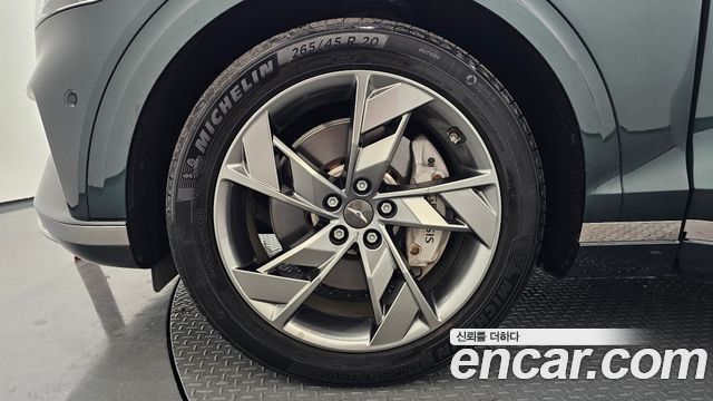 Genesis GV70 e-AWD - фото 3