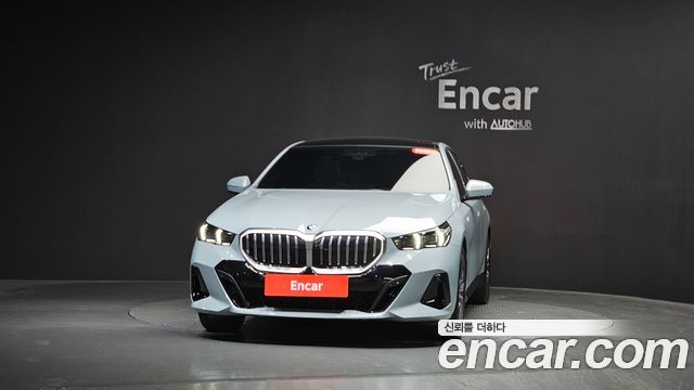 BMW 5-Series G60 520i M Sport - фото 1