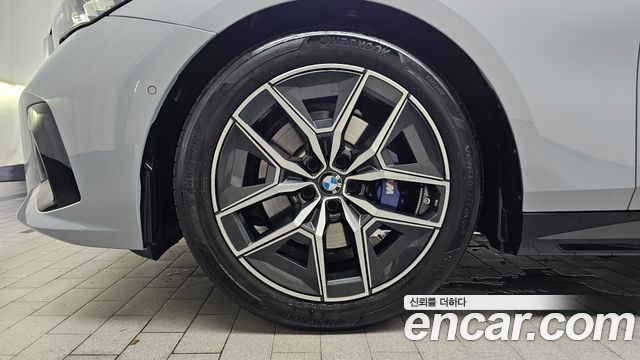 BMW 5-Series G60 520i M Sport - фото 3