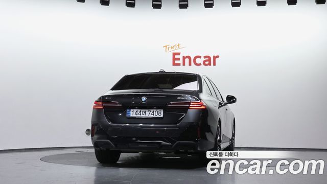 BMW 5-Series G60 530i xDrive M Sport - фото 2