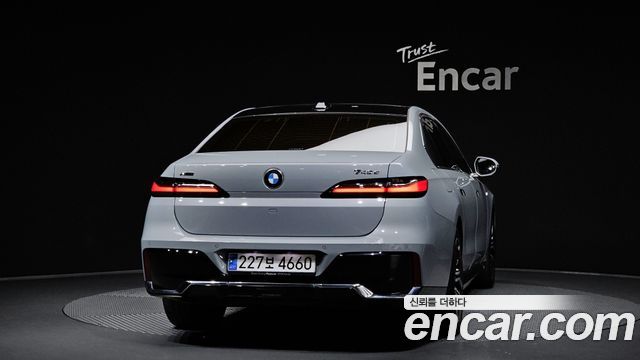 BMW 7-Series G70 740d xDrive M Sport - фото 3