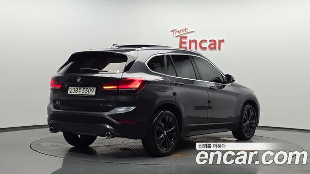 BMW X1 F48 xDrive 18d Advantage - фото 1