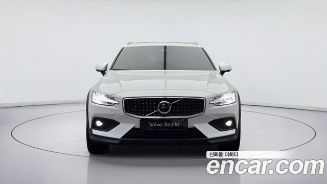 Volvo V60 2-го поколения B5 Ultimate AWD - фото 1