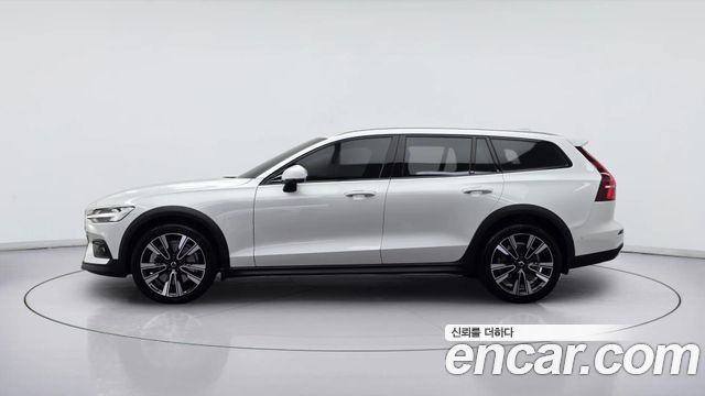 Volvo V60 2-го поколения B5 Ultimate AWD - фото 2