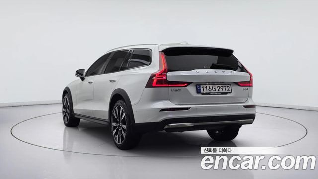 Volvo V60 2-го поколения B5 Ultimate AWD - фото 3