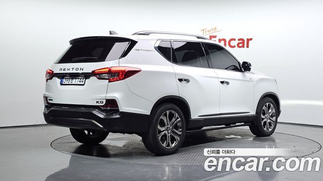 SsangYong Rexton G4 Diesel 2.2 4WD White Edition - фото 0