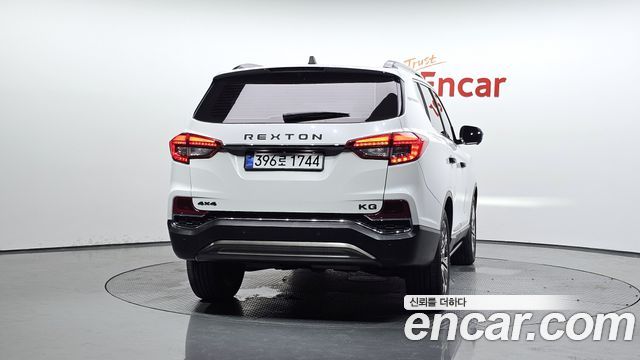 SsangYong Rexton G4 Diesel 2.2 4WD White Edition - фото 2
