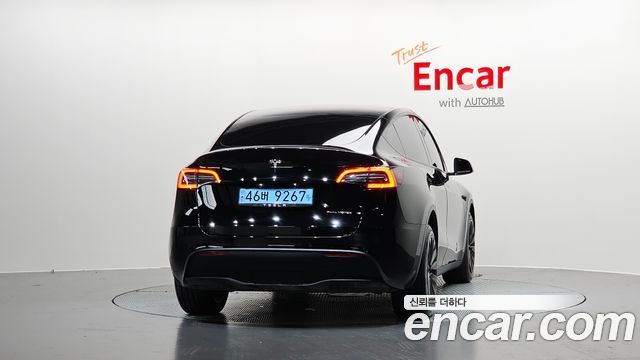 Tesla Model Y Long Range AWD - фото 3