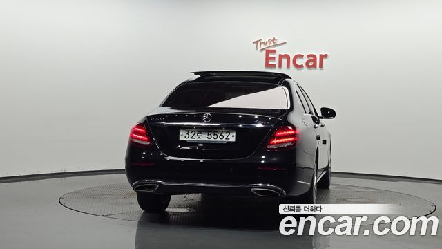 Mercedes-Benz E-Class W213 E300 4MATIC Exclusive - фото 2