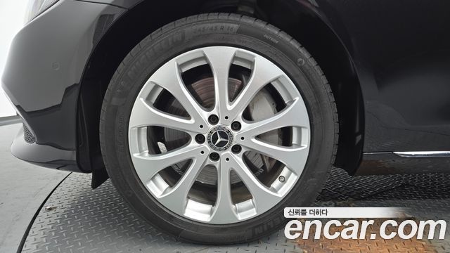 Mercedes-Benz E-Class W213 E300 4MATIC Exclusive - фото 3