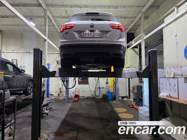 Volkswagen Tiguan 2.0 TDI Prestige - фото 1