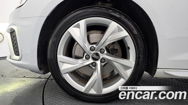 Audi A4 B9 40 TFSI Premium - фото 4