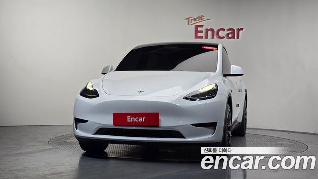 Tesla Model Y RWD - фото 1