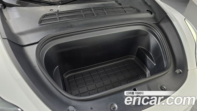 Tesla Model Y RWD - фото 4