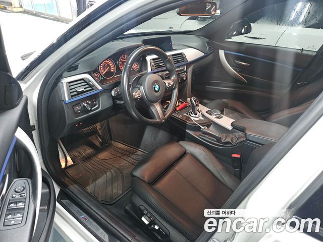 BMW 3-Series F30 320i M Sport - фото 2