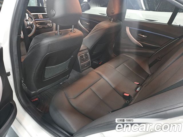BMW 3-Series F30 320i M Sport - фото 3