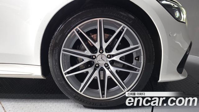 Mercedes-Benz AMG GT 4Door 43 4MATIC+ - фото 4