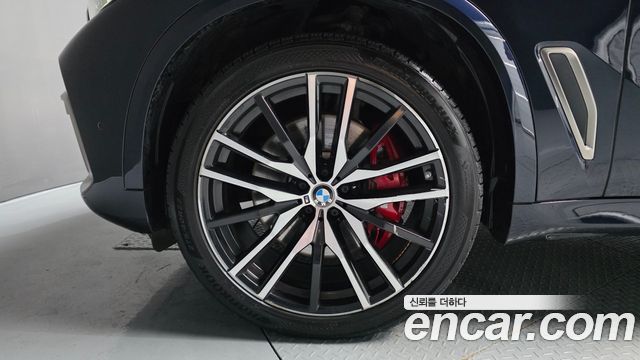 BMW X5 G05 M50i - фото 4