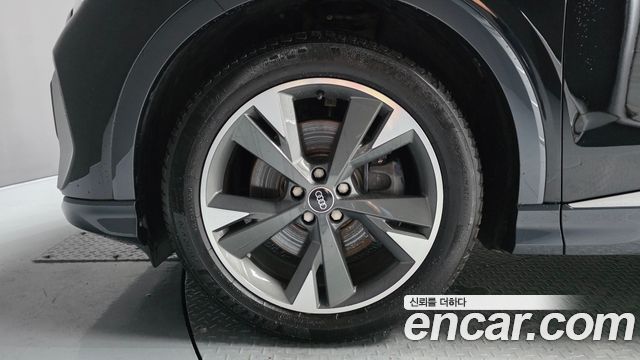 Audi Q4 e-tron F4 40 Premium - фото 4