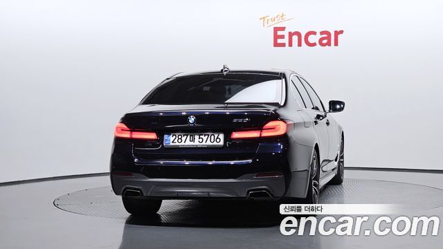 BMW 5-Series G30 520i M Sport - фото 3