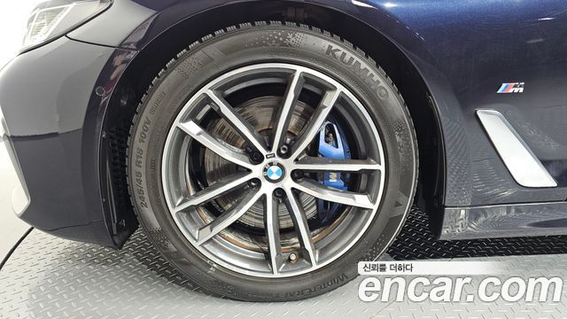 BMW 5-Series G30 520i M Sport - фото 4