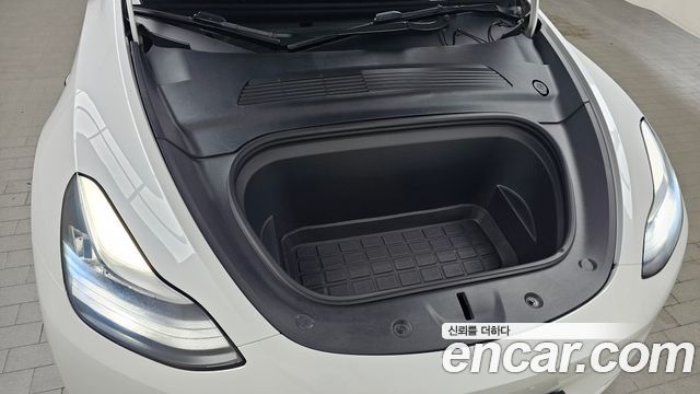 Tesla Model Y Long Range AWD - фото 4