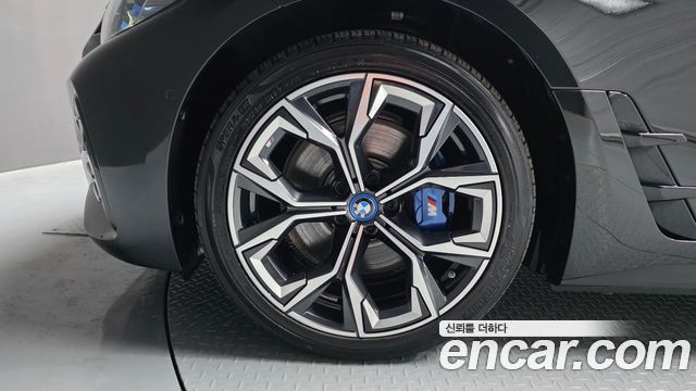 BMW i4 eDrive40 M Sports Pro - фото 4
