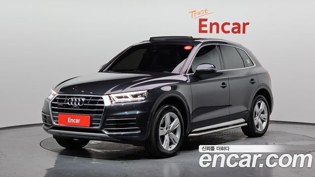 Audi Q5 FY 45 TFSI Quattro Premium - фото 0