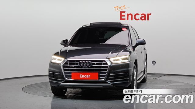 Audi Q5 FY 45 TFSI Quattro Premium - фото 2