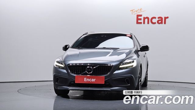 Volvo V40 D3 - фото 2