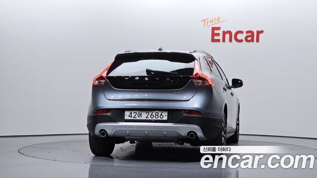 Volvo V40 D3 - фото 3