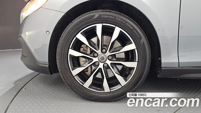 Volvo V40 D3 - фото 4
