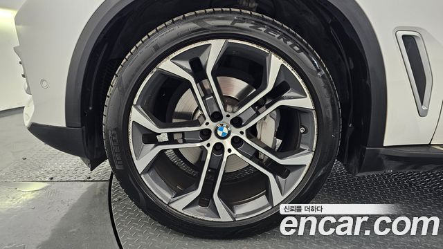 BMW X5 G05 xDrive 40i xLine - фото 4