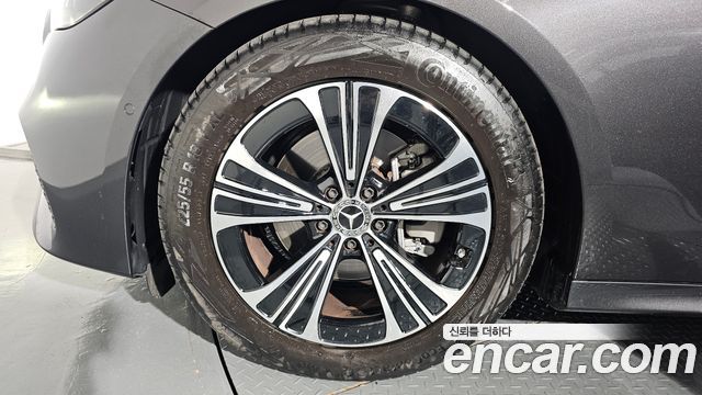 Mercedes-Benz E-Class W214 E200 Avantgarde - фото 4