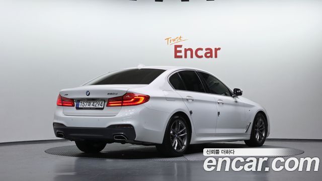 BMW 5-Series G30 520d xDrive M Sport Package Plus - фото 1