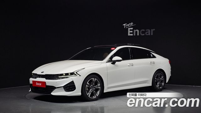 Kia K5 3-го поколения 2.0 Signature - фото 0