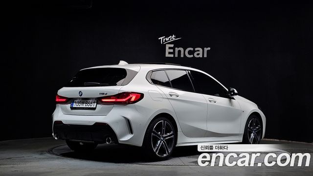 BMW 1-Series F40 118d M Sport - фото 1