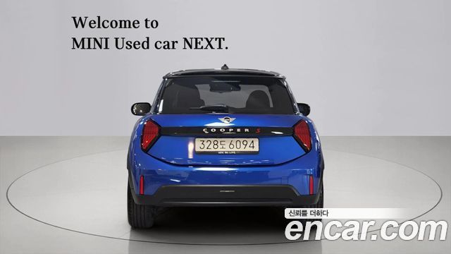 Mini Cooper 4-го поколения Favoured - фото 1