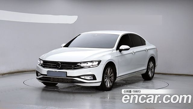 Volkswagen Passat B8 2.0 TDI Premium - фото 0