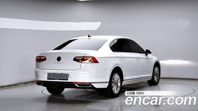 Volkswagen Passat B8 2.0 TDI Premium - фото 1