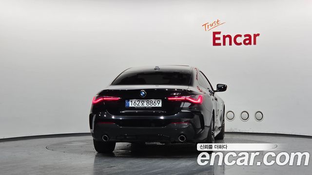 BMW 4-Series G22 420i M Sport Coupe - фото 3