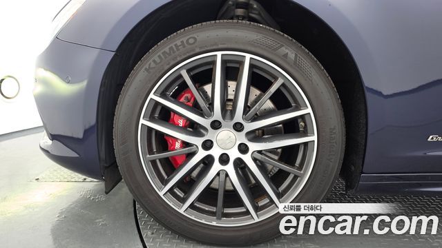 Maserati Ghibli 3.0 Diesel GranSport 3rd - фото 4