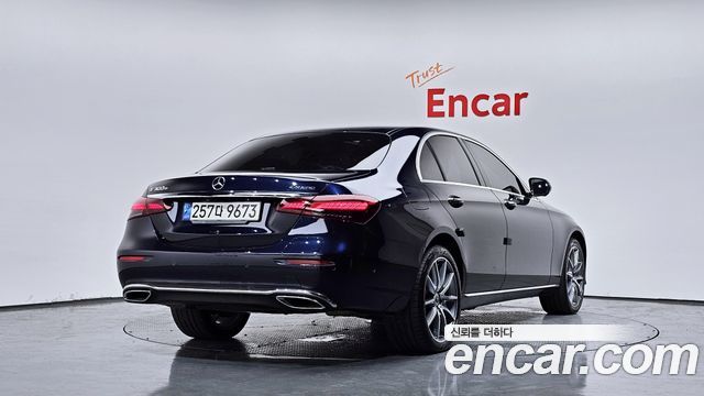 Mercedes-Benz E-Class W213 E300e 4MATIC Exclusive - фото 1