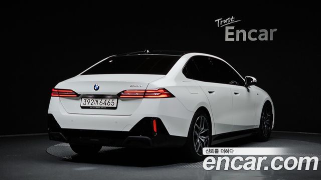 BMW 5-Series G60 523d M Sport - фото 1