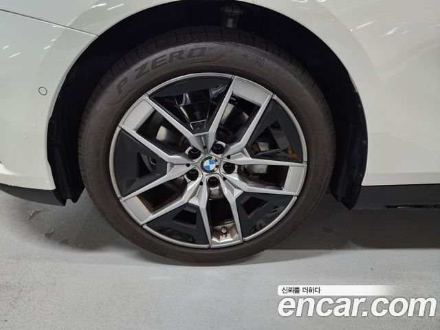 BMW 5-Series G60 520i - фото 4