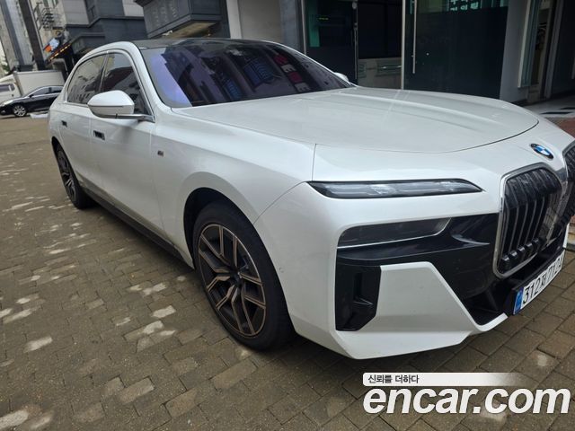 BMW 7-Series G70 740i xDrive M Sport - фото 0