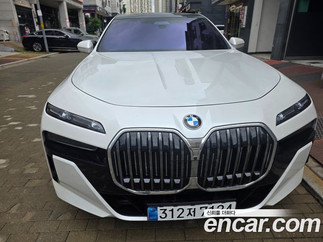 BMW 7-Series G70 740i xDrive M Sport - фото 2