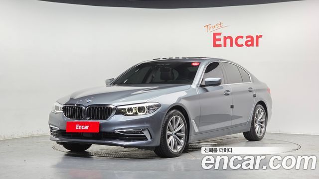 BMW 5-Series G30 520i Luxury - фото 0